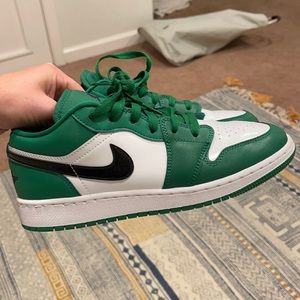 Air Jordan 1 Low 6.5Y or 8W